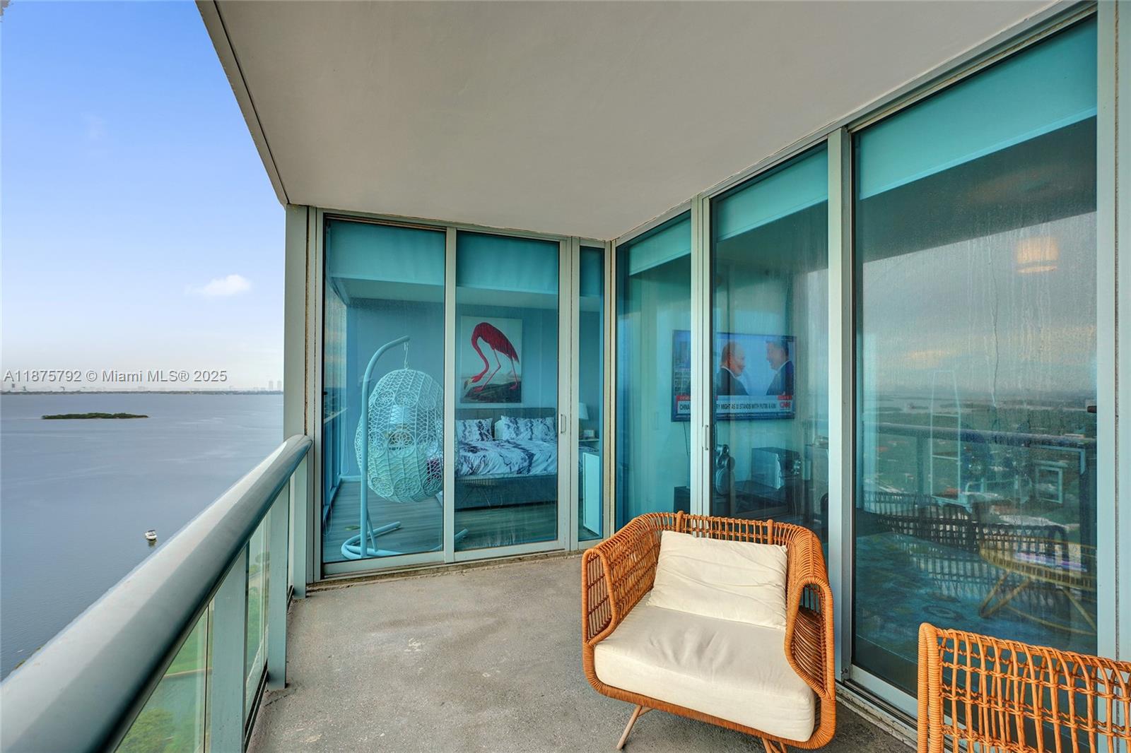 BLUE CONDO - Residential Lease