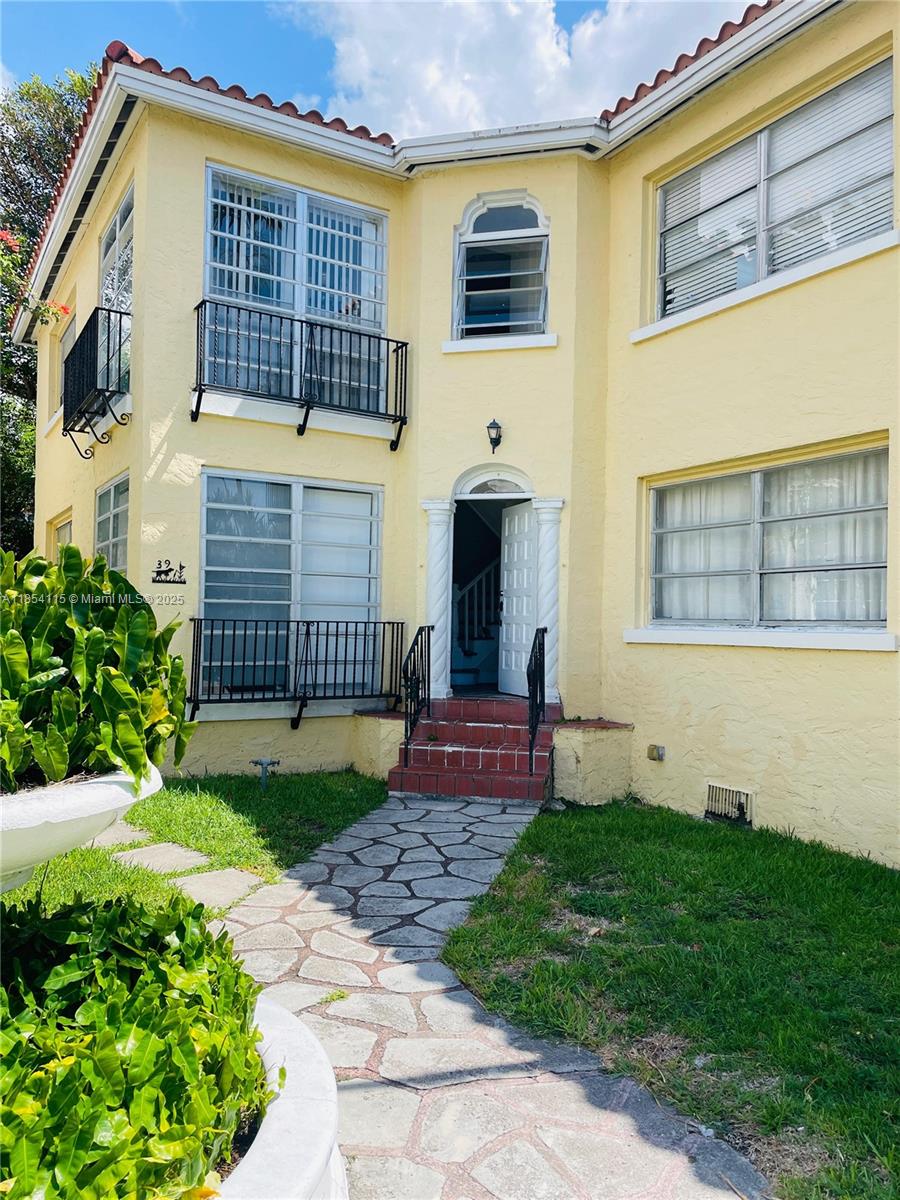 charming one bedroom with one small second bedroom unit in second floor of a historic building in coral gables. unit comes furnished looking for a long term lease of at least one year. water comes included with the rent. refrigerator, stove, microwave, washer and dryer closet and walled ac units. back of the building has a backyard with patio tables and bbq, unit is a keyless lock code on showtime. On street free parking.
