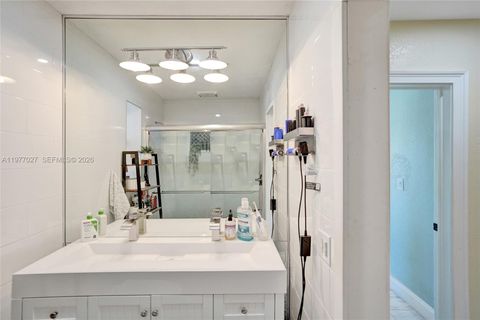 Tiny photo for 4525 NE 21st Ave #5, Fort Lauderdale, FL 33308 (MLS # A11977027)