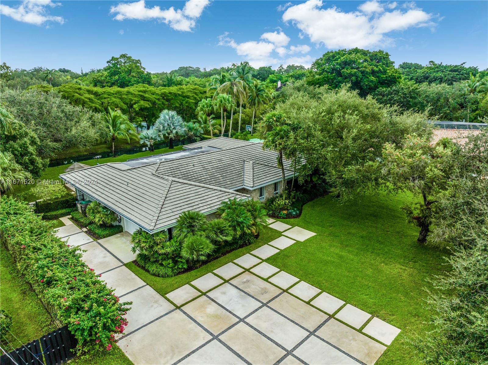 KENDALL PARK ESTATES 3RD - Residential