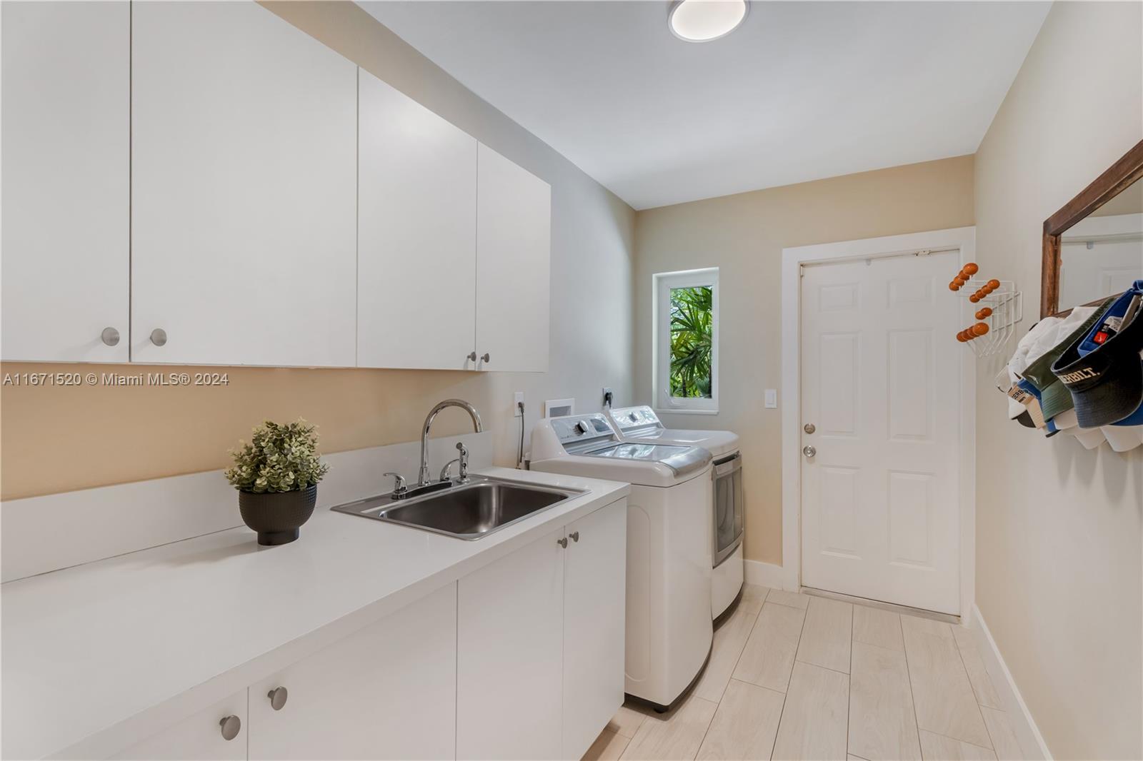 KENDALL PARK ESTATES 3RD - Residential