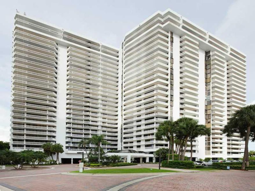 GORGEOUS APARTMENT READY TO MOVE IN.  PORCELAIN FLOORS THROUGHOUT LIVING AREA AND WOOD FLOORS IN MASTER BEDROOM. LARGE BALCONY WITH ACCESS FROM MOST ROOMS.  LUXURY RESORT STYLE BUILDING WITH SPA AMENITIES INCLUDING, 2 POOLS, GYM/SP, TENNIS, CINEMA, RESTAU RANT, PARTY ROOM, ETC. 24 HOUR VALET AND SECURITY. 5 MINS FROM AVENTURA MALL AND THE BEACH. AMAZING VIEWS. IT'S A MUST SEE, WON'T LAST!