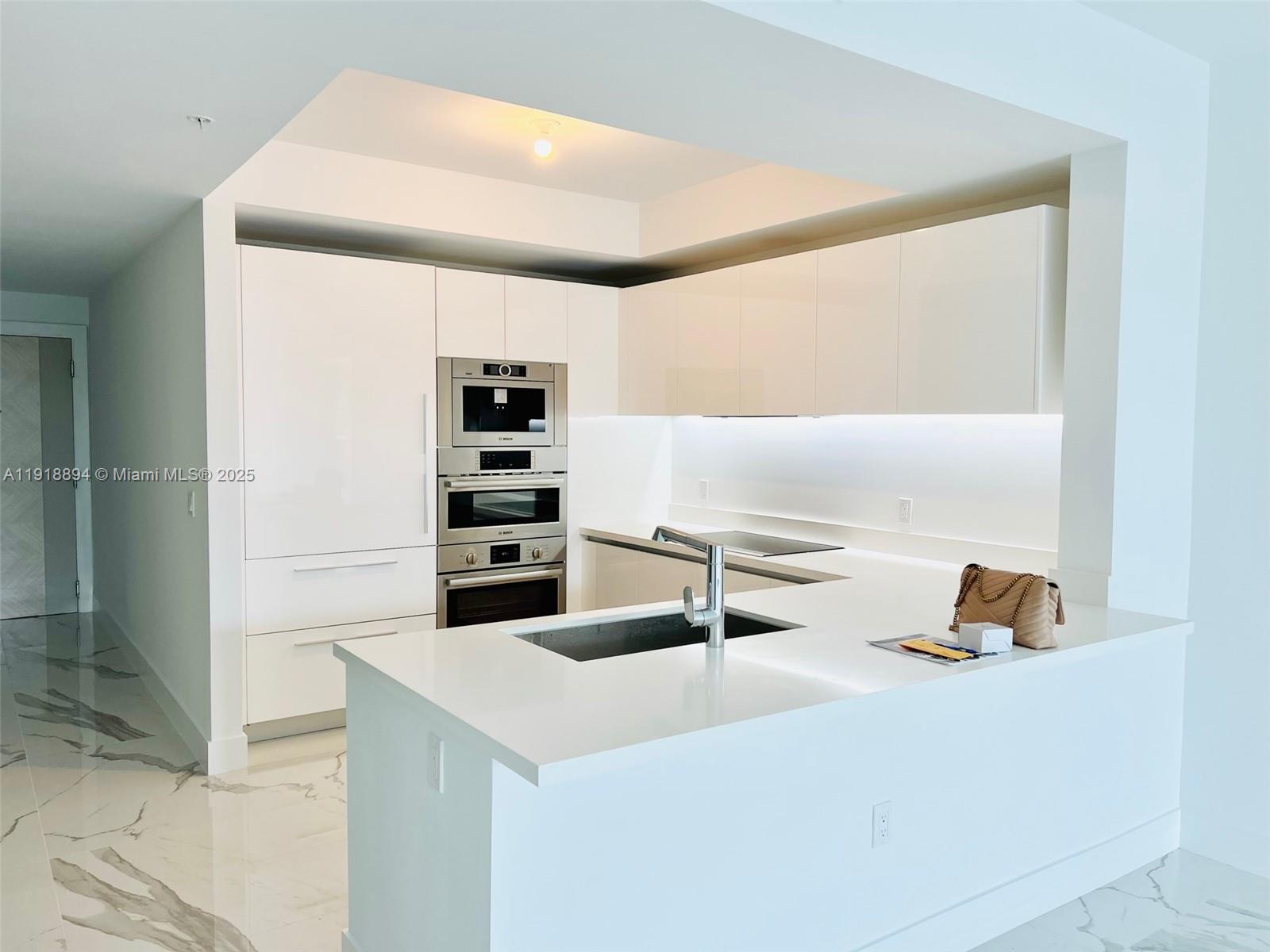 300 Sunny Isles Blvd 4-505