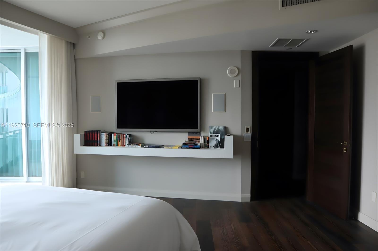 10295 COLLINS AVE RESDNTA - Residential Lease