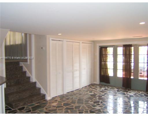 LAKE OSBORNE ESTATES - Residential Lease