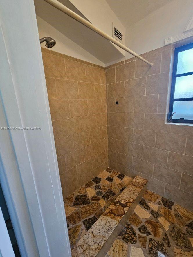 LAKE OSBORNE ESTATES - Residential Lease