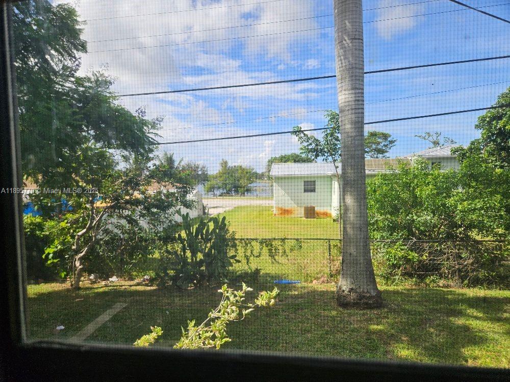 LAKE OSBORNE ESTATES - Residential Lease