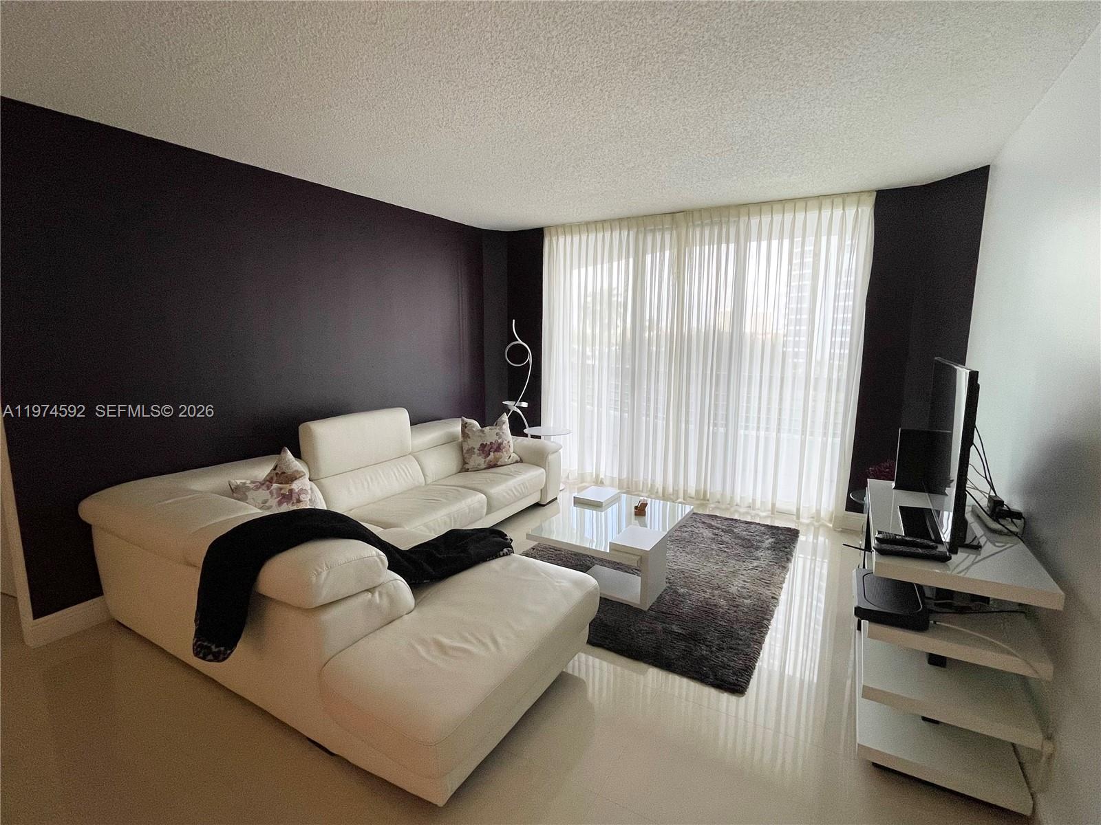 3600 Mystic Pointe Dr 610