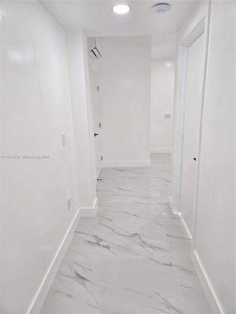 987 NE 145 B North Miami FL 33161