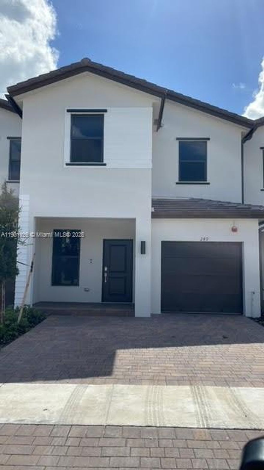 Location, Location...Beautiful townhouse in Sunset Pines Community, upgraded unit with Tile floor on the first floor, stainless steel appliances, precious lamps, vents, washer and dryer, garage open door. Clubhouse with a community pool and playground. Close to restaurants, retails and supermarkets.