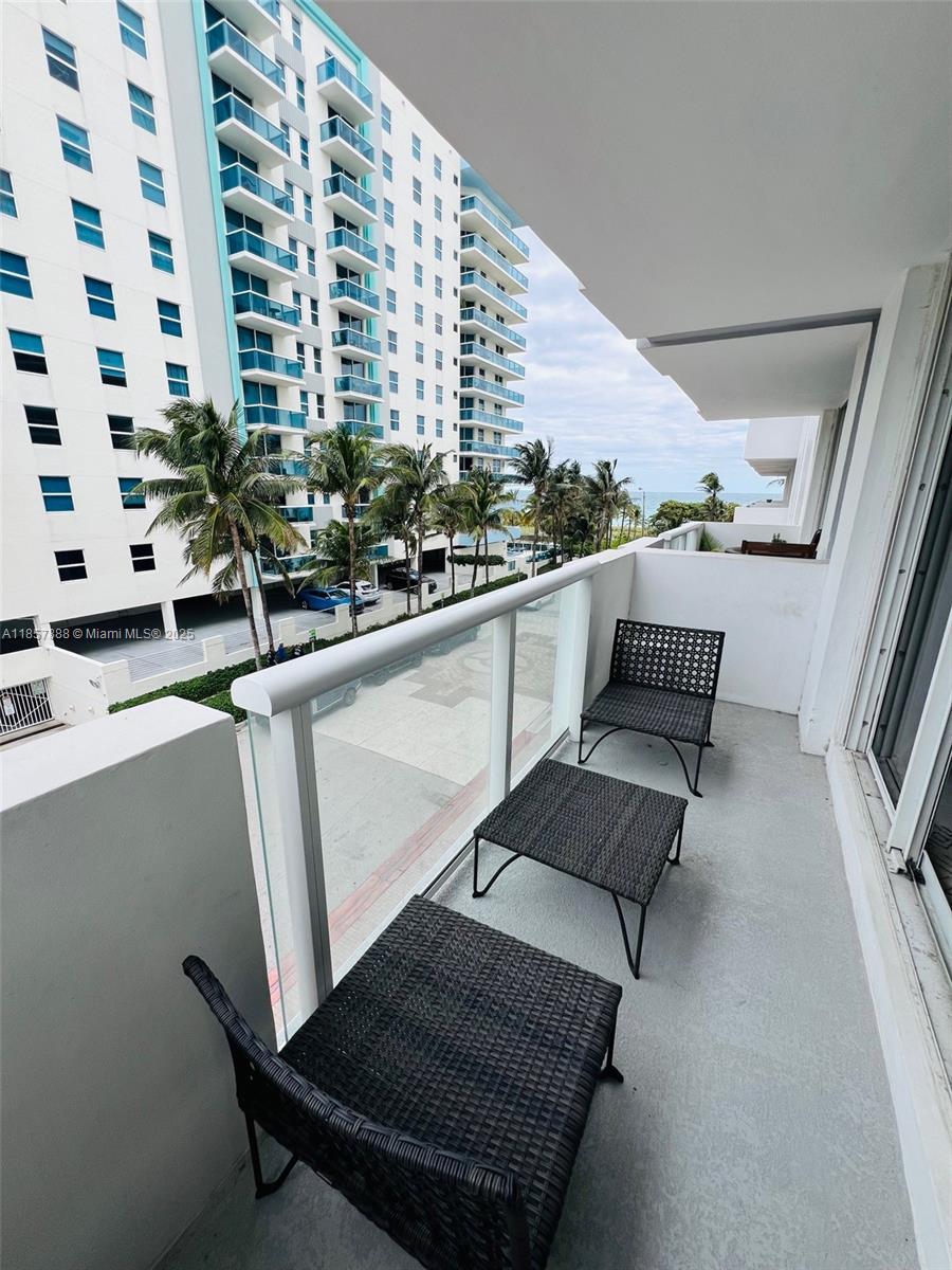 9195 Collins Ave 413