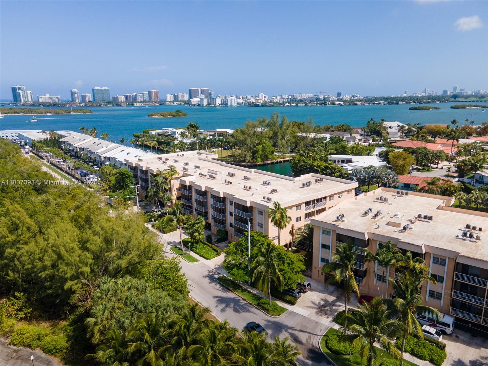 Rental Property at 2640 Ne 135th St 403, North Miami, Miami-Dade County, Florida - Bedrooms: 1 
Bathrooms: 2  - $1,950 MO.