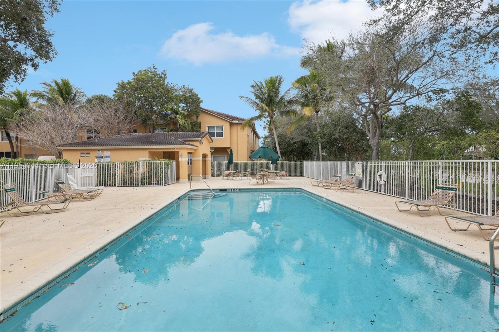 CRESTWOOD AT CAROLINA CON - Residential