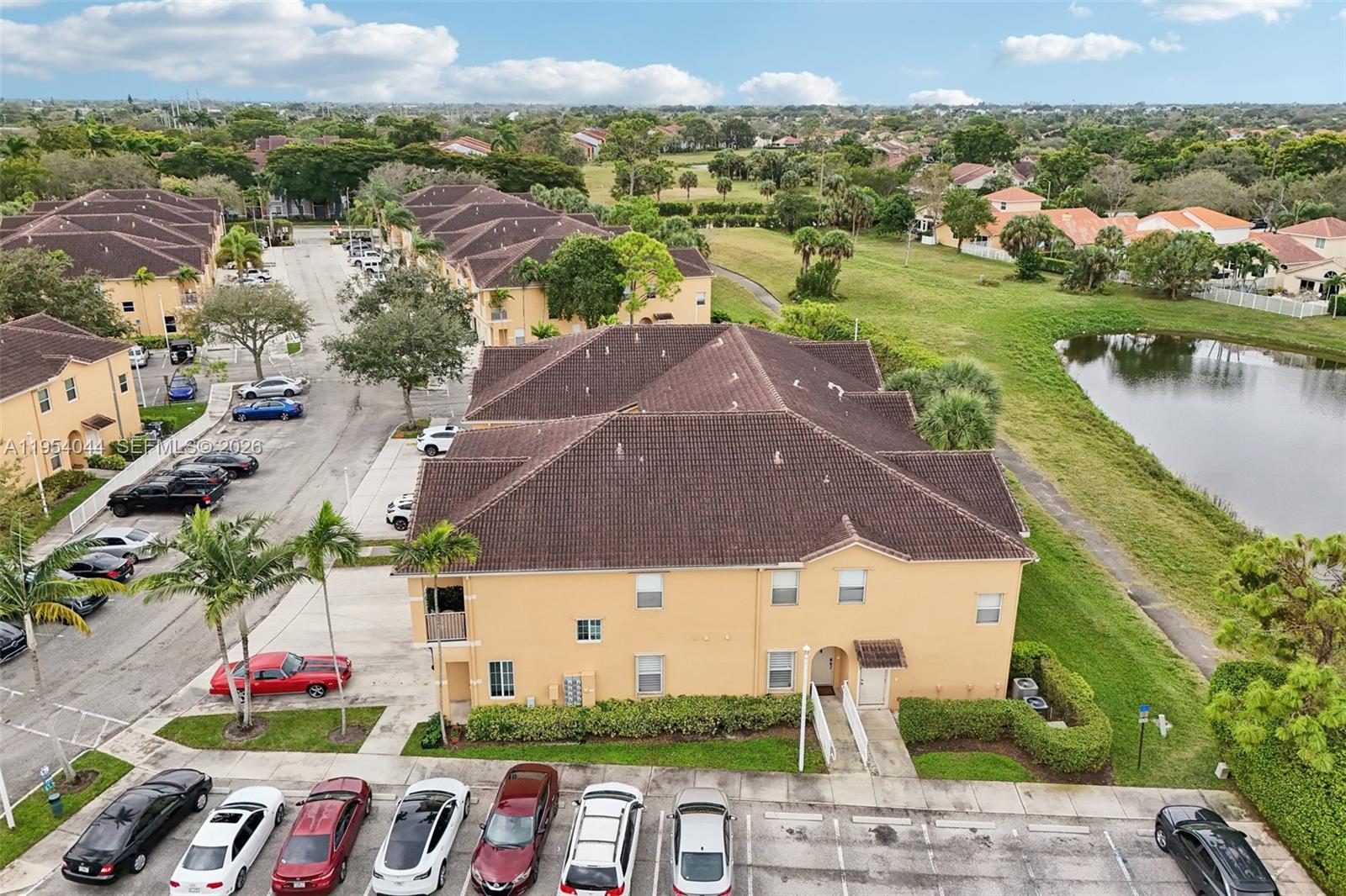 CRESTWOOD AT CAROLINA CON - Residential