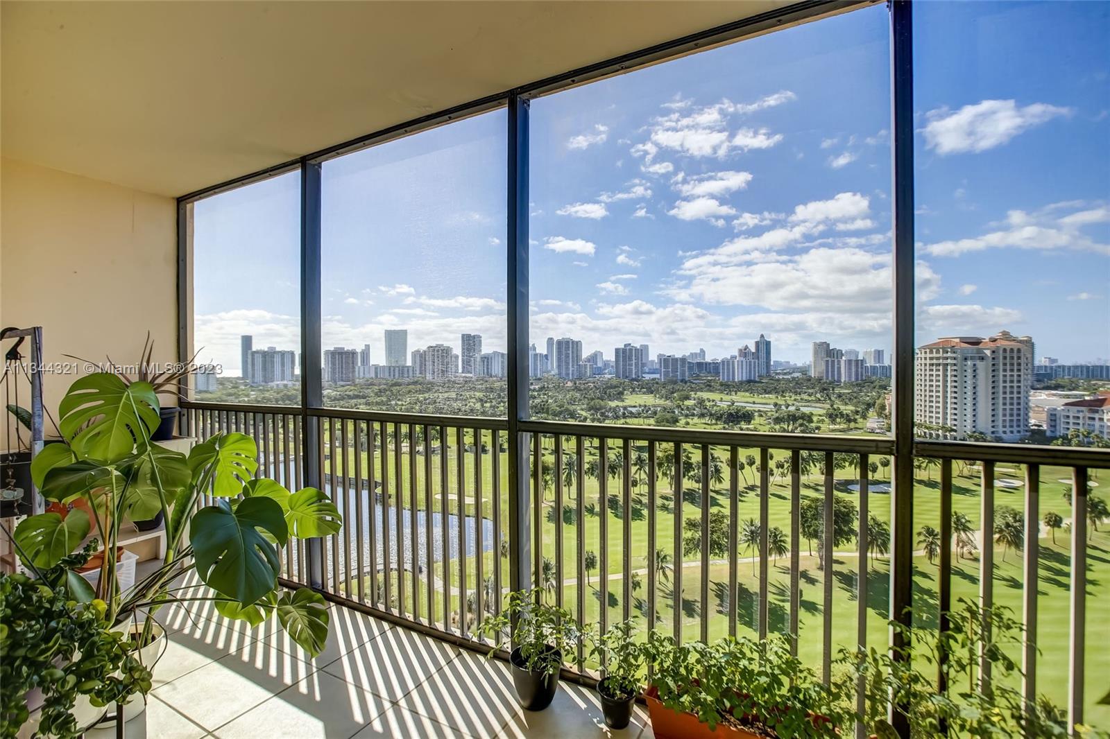 Property for Sale at 20379 W Country Club Dr 1837, Aventura, Miami-Dade County, Florida - Bedrooms: 1 
Bathrooms: 2  - $225,000
