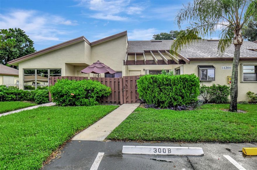 Welcome to your new slice of Delray Beach charm. This truly move-in ready tastefully furnished townhome offers 1 bedroom, 1.5 bathrooms. New washer/dryer and air conditioner. From the first time you step in this townhome, it captivates your attention of its beauty, giving you a warm, clean, and cozy vibe. High Point is a beautiful community of townhomes nestled around quiet streets, crystal clear lakes, lush greenery and mature trees.  Just steps away from fine dining and shops.

Delray Beach isn't just a place; it's a lifestyle!  Don't look any further, this charming spacious townhome is the perfect place to call home.