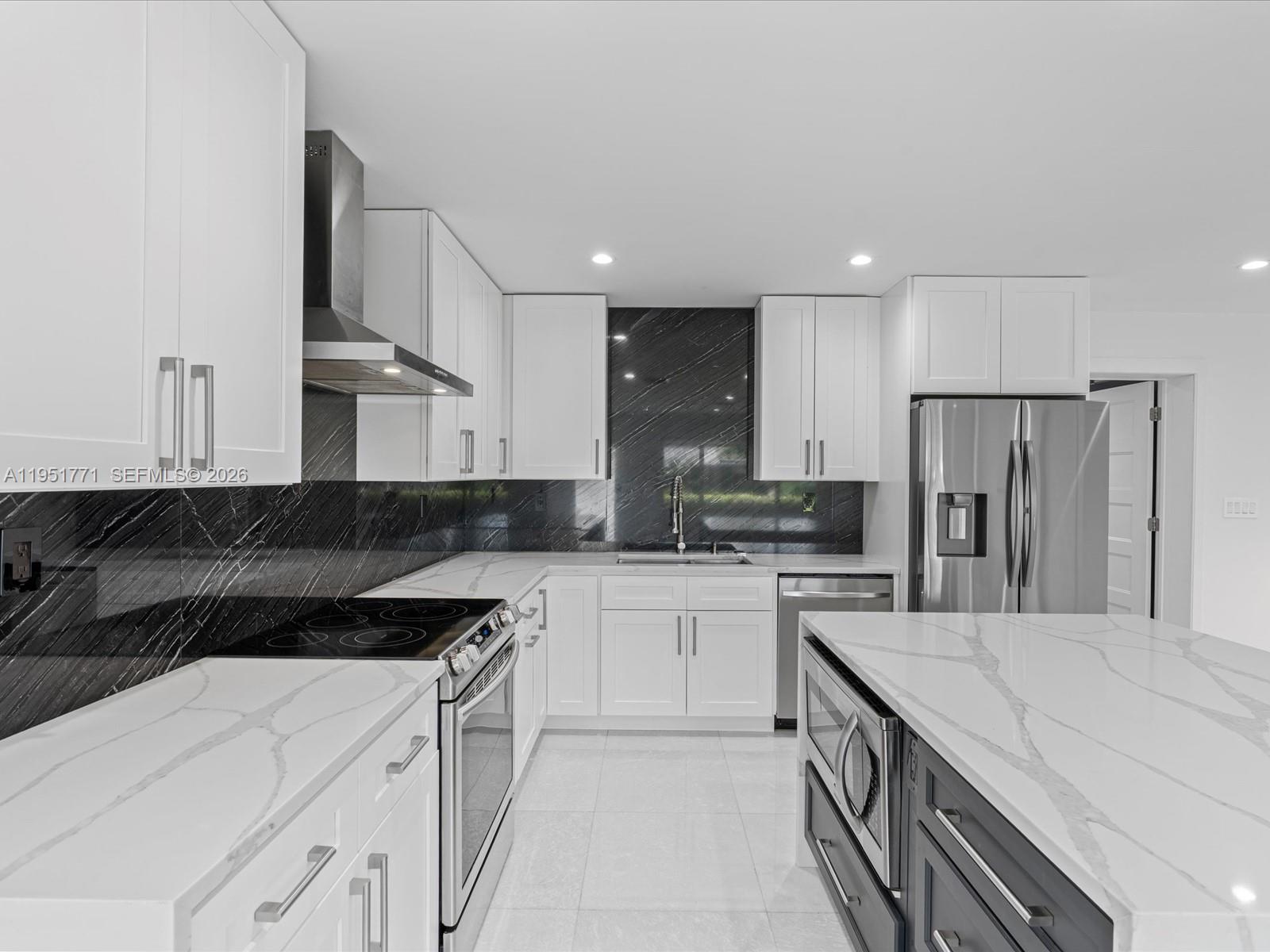 HOLLYWOOD HEIGHTS ADD SEC - Residential