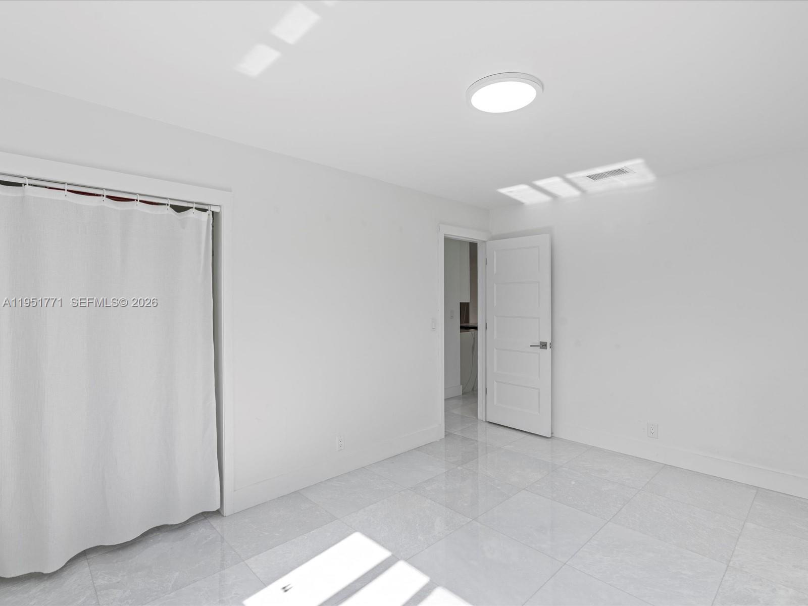 HOLLYWOOD HEIGHTS ADD SEC - Residential