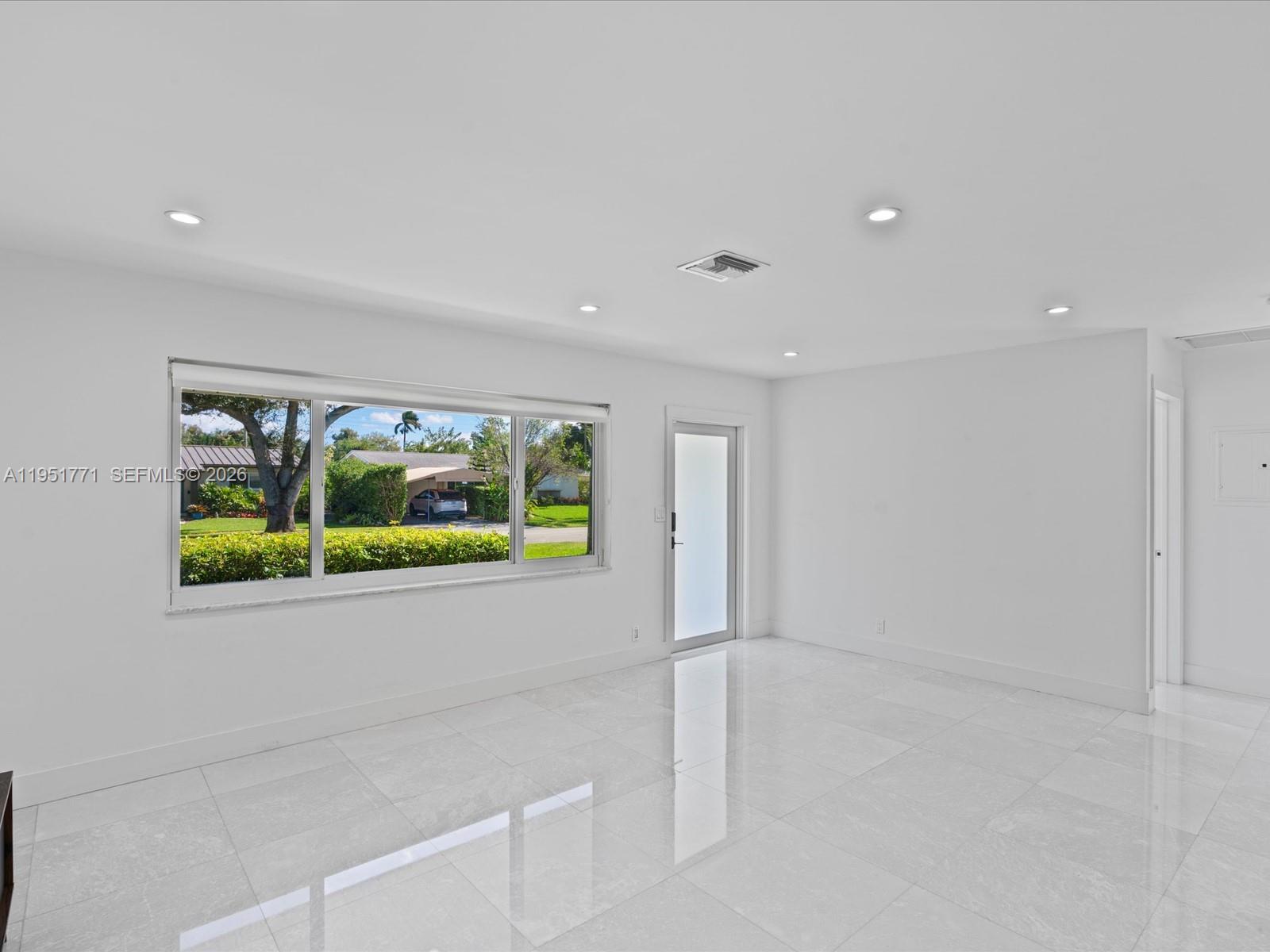 HOLLYWOOD HEIGHTS ADD SEC - Residential