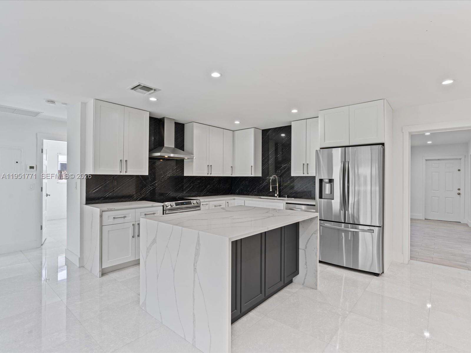 HOLLYWOOD HEIGHTS ADD SEC - Residential