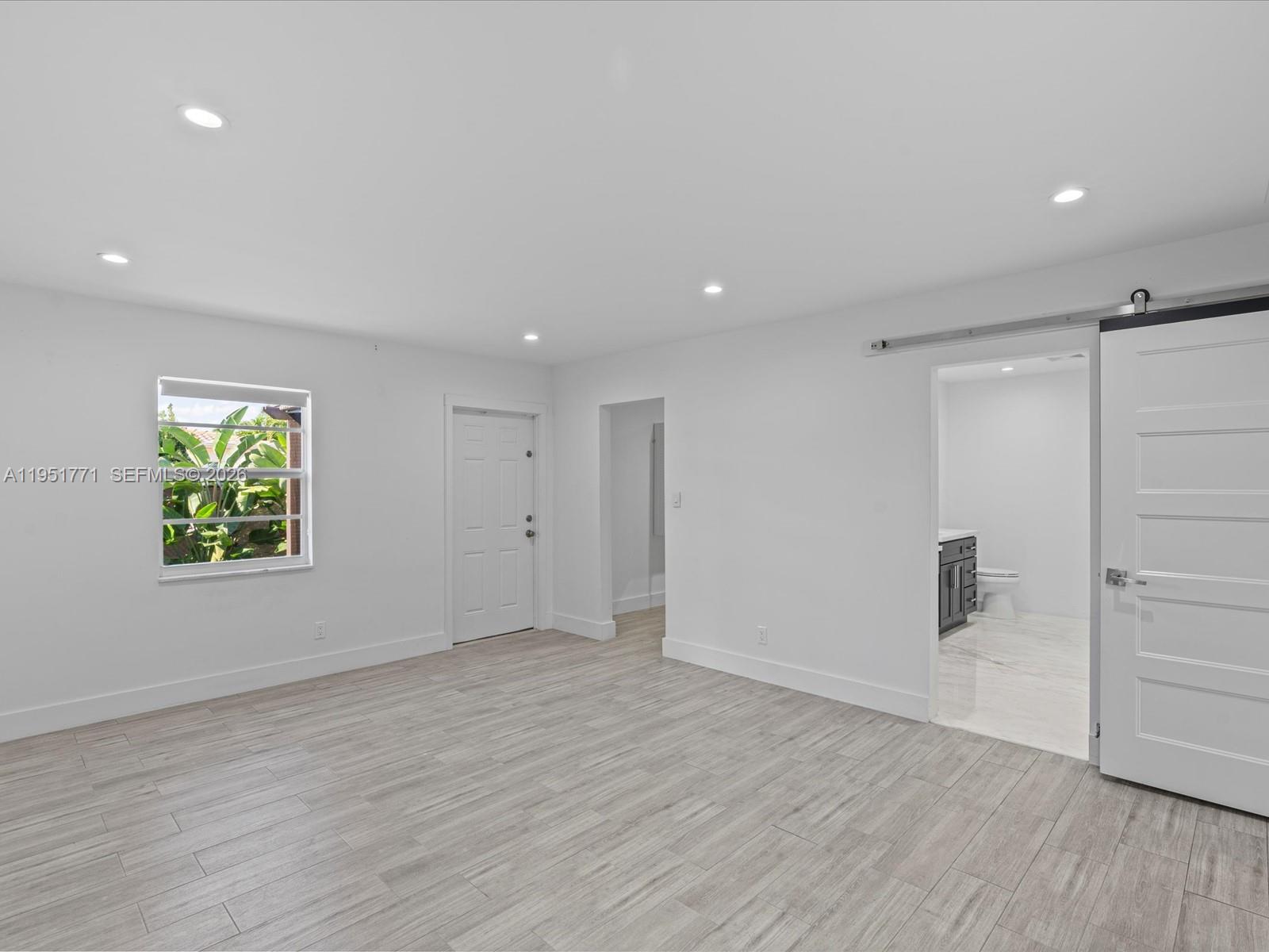 HOLLYWOOD HEIGHTS ADD SEC - Residential