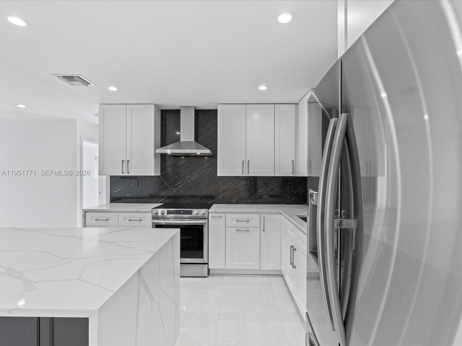 HOLLYWOOD HEIGHTS ADD SEC - Residential