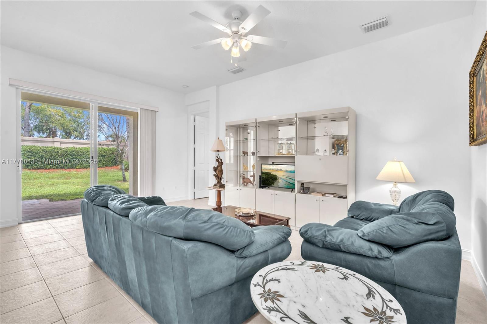 VALENCIA POINTE 3 - Residential