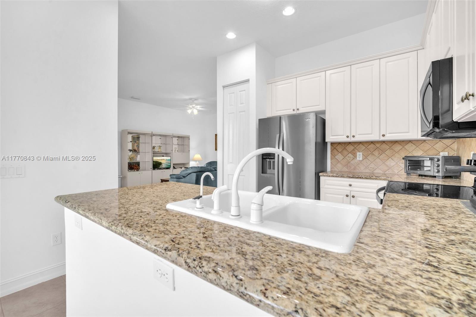 VALENCIA POINTE 3 - Residential
