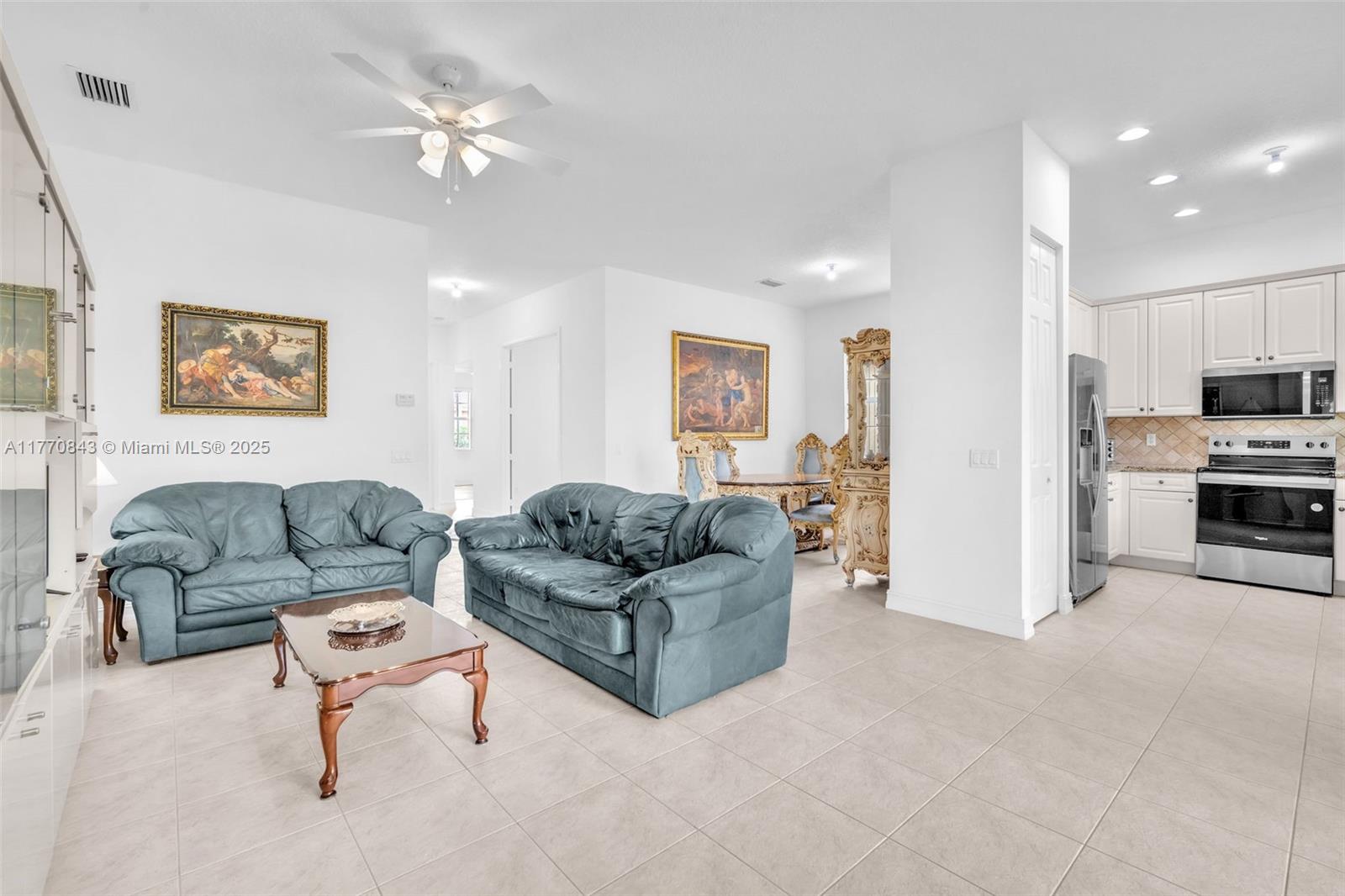 VALENCIA POINTE 3 - Residential