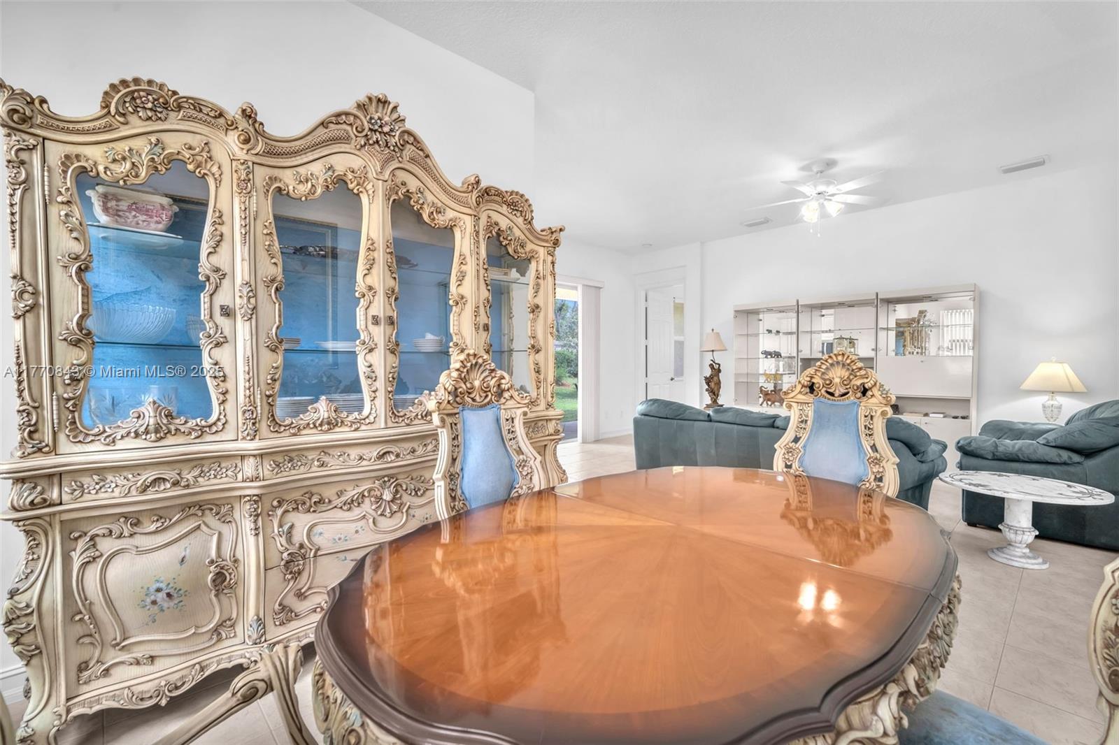 VALENCIA POINTE 3 - Residential