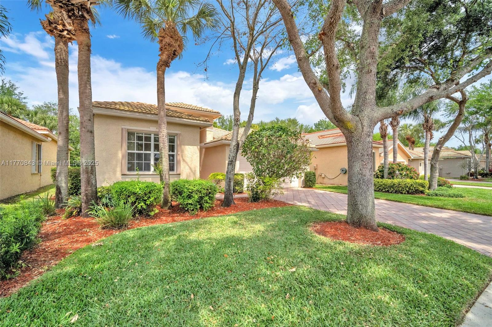 VALENCIA POINTE 3 - Residential