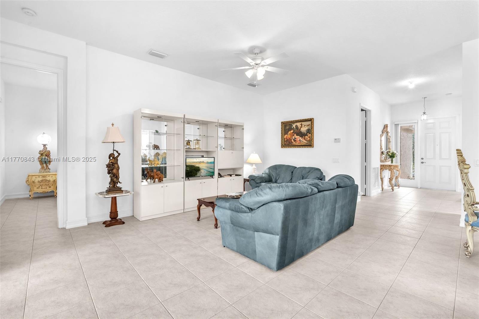 VALENCIA POINTE 3 - Residential