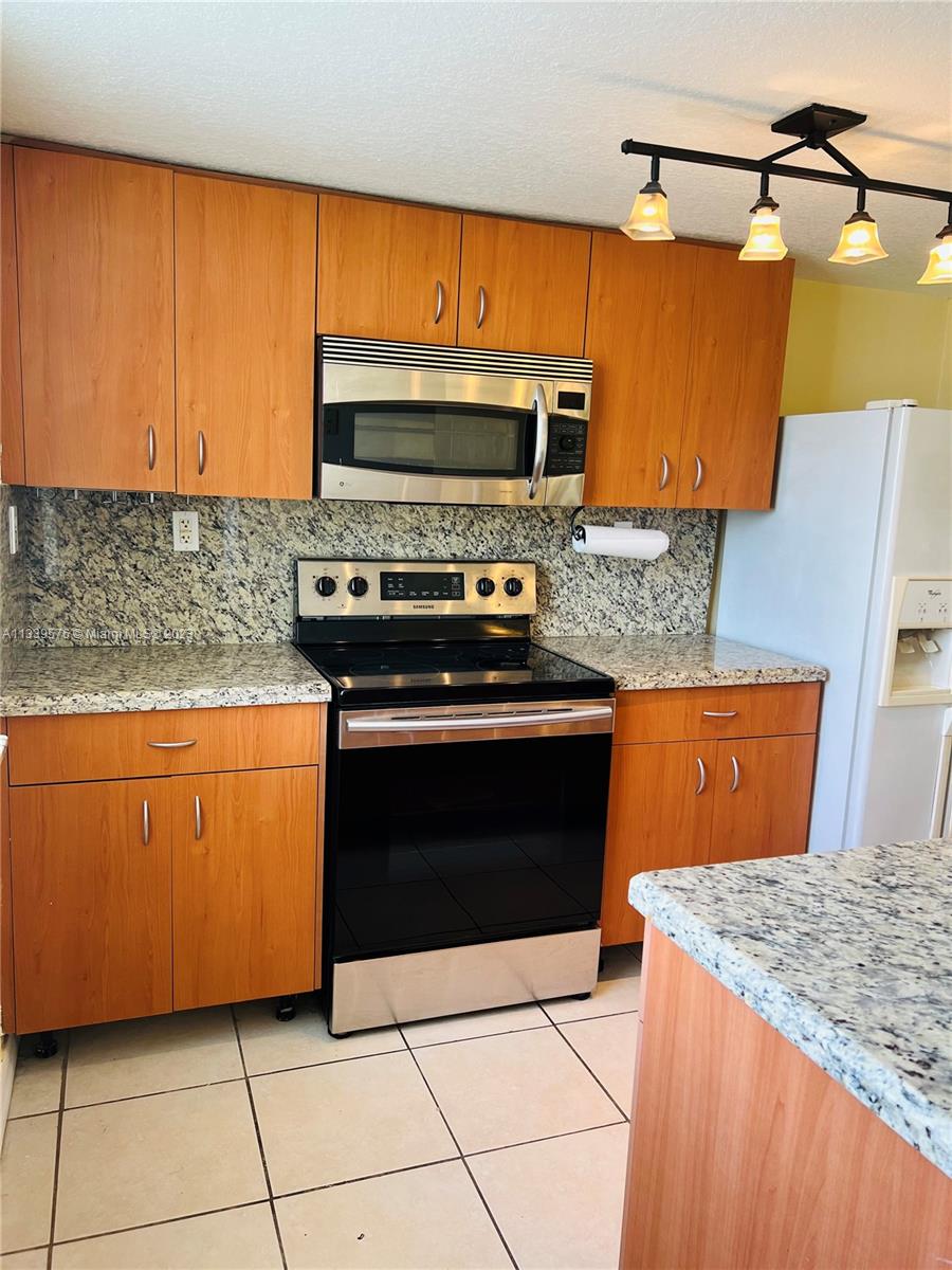 Photo 2 of 22 of 1650 Coral Way 502 condo