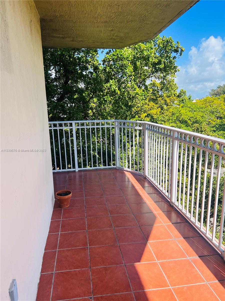 Photo 10 of 22 of 1650 Coral Way 502 condo