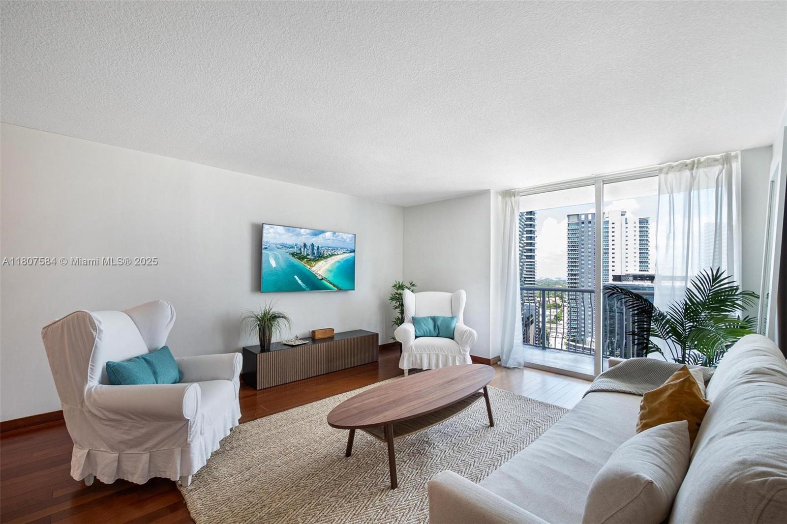 1200 Brickell Bay Dr 2824
