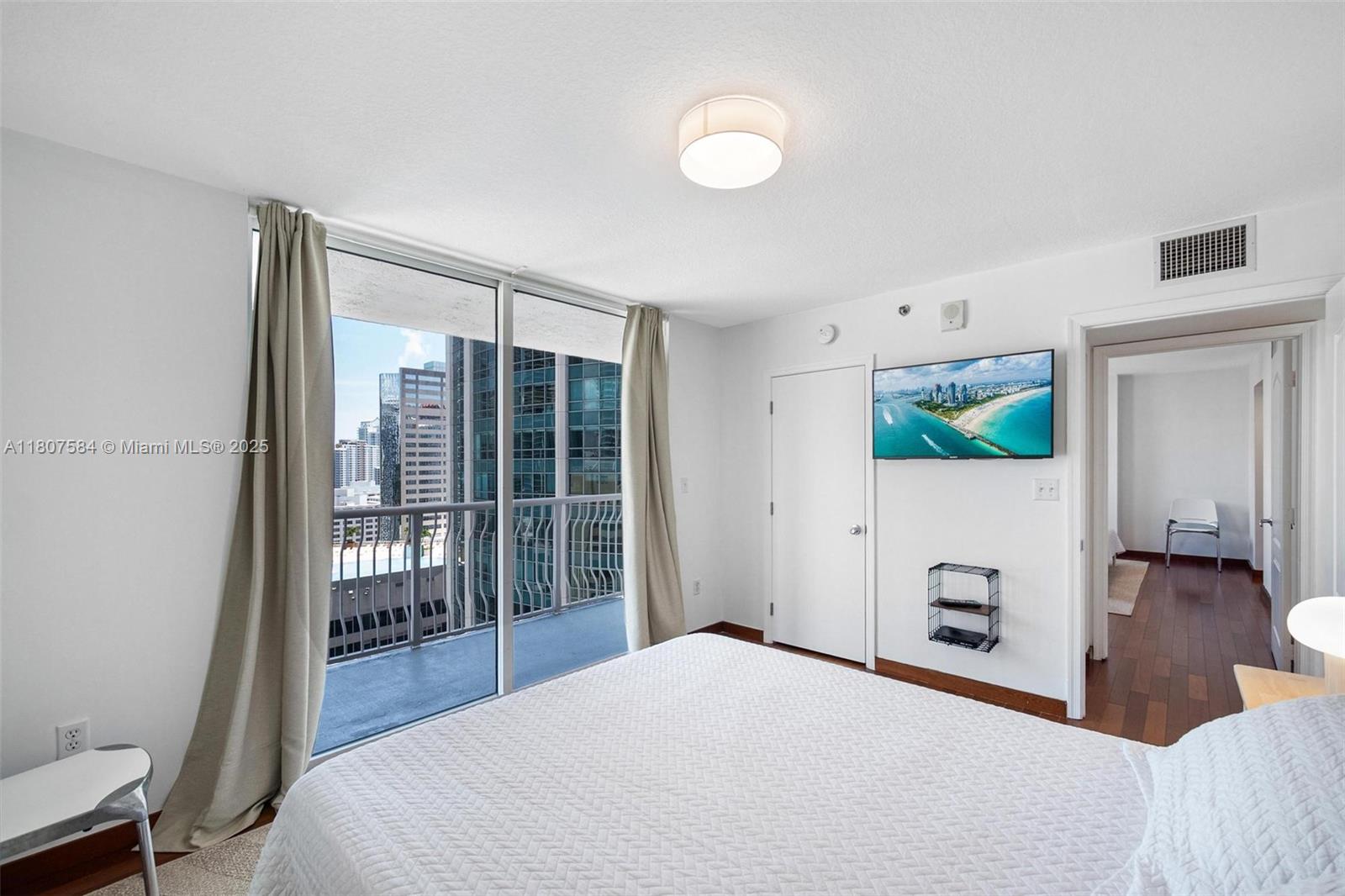 THE CLUB AT BRICKELL BAY - Residential Lease