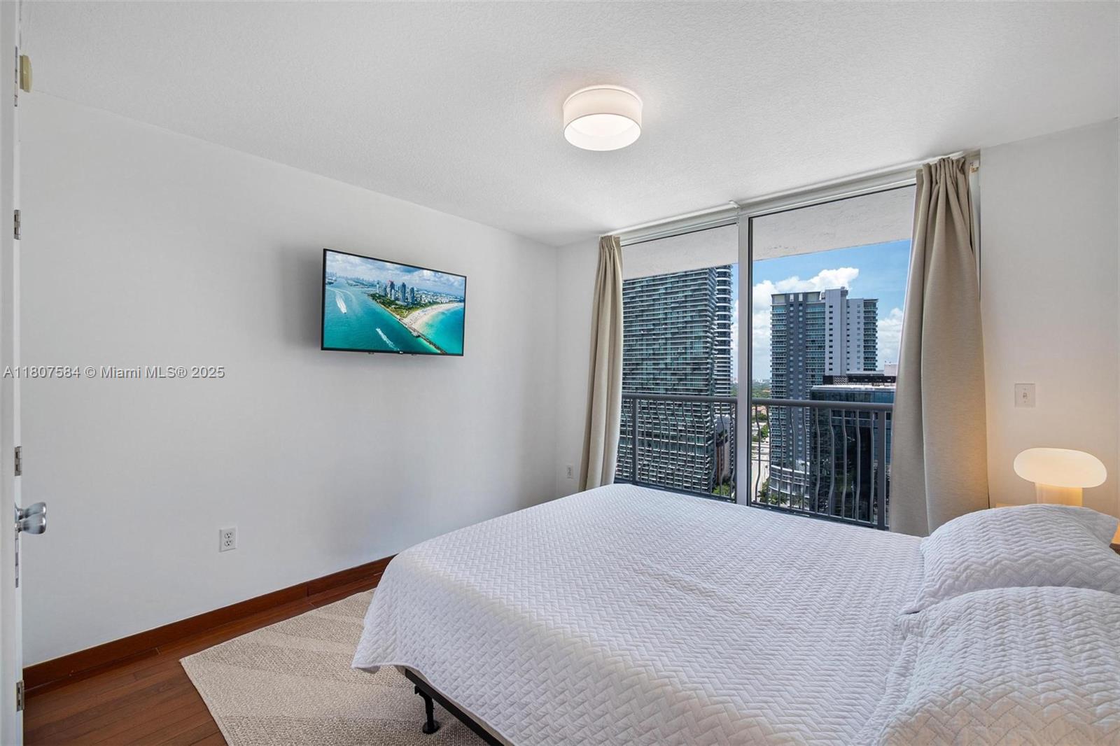 THE CLUB AT BRICKELL BAY - Residential Lease