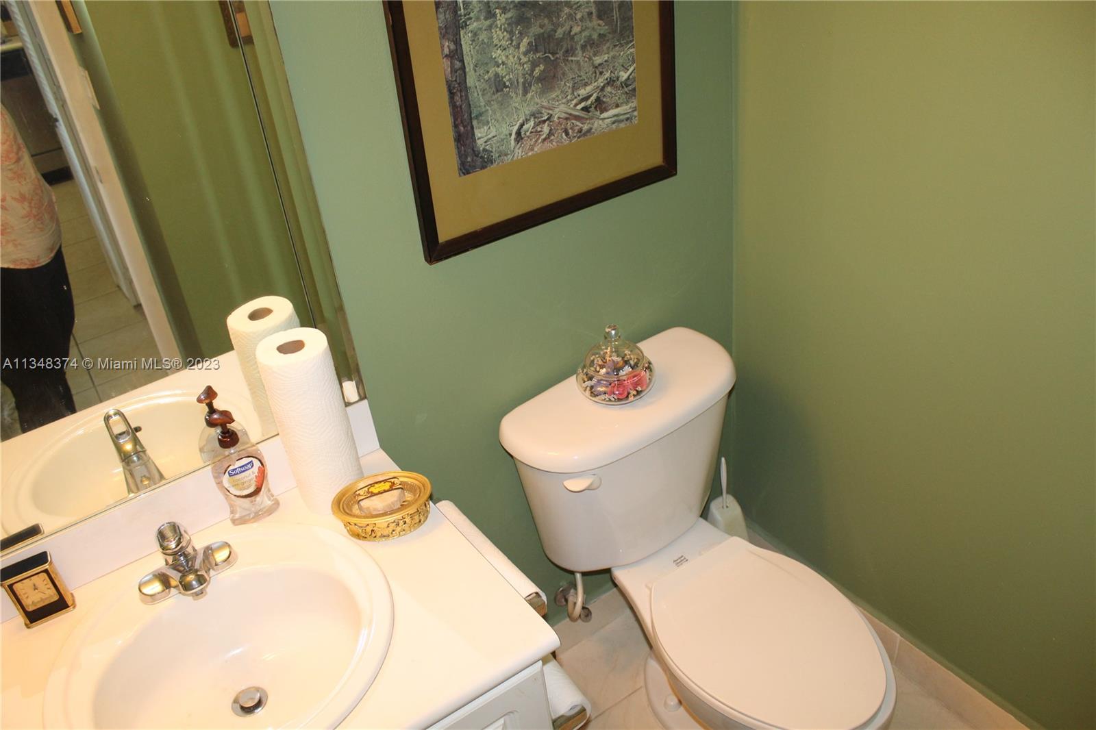 Photo 16 of 26 of 1455 N Treasure Dr 4P condo