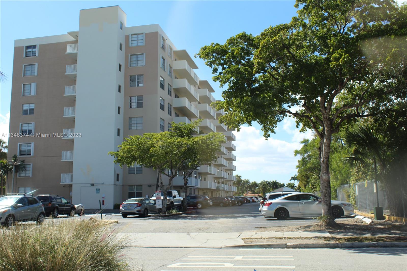 Photo 5 of 26 of 1455 N Treasure Dr 4P condo