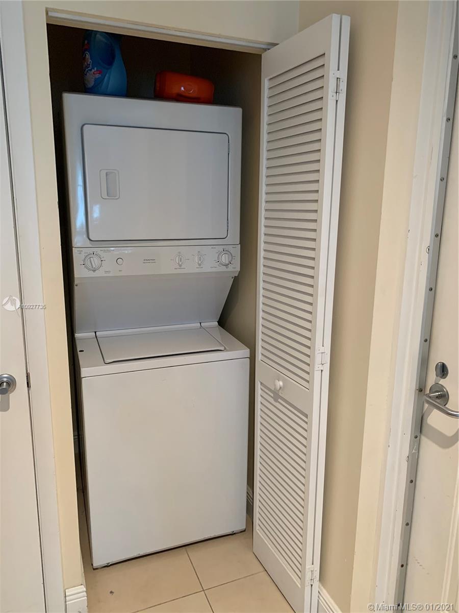 DOWNTOWN DADELAND CONDO N - Residential