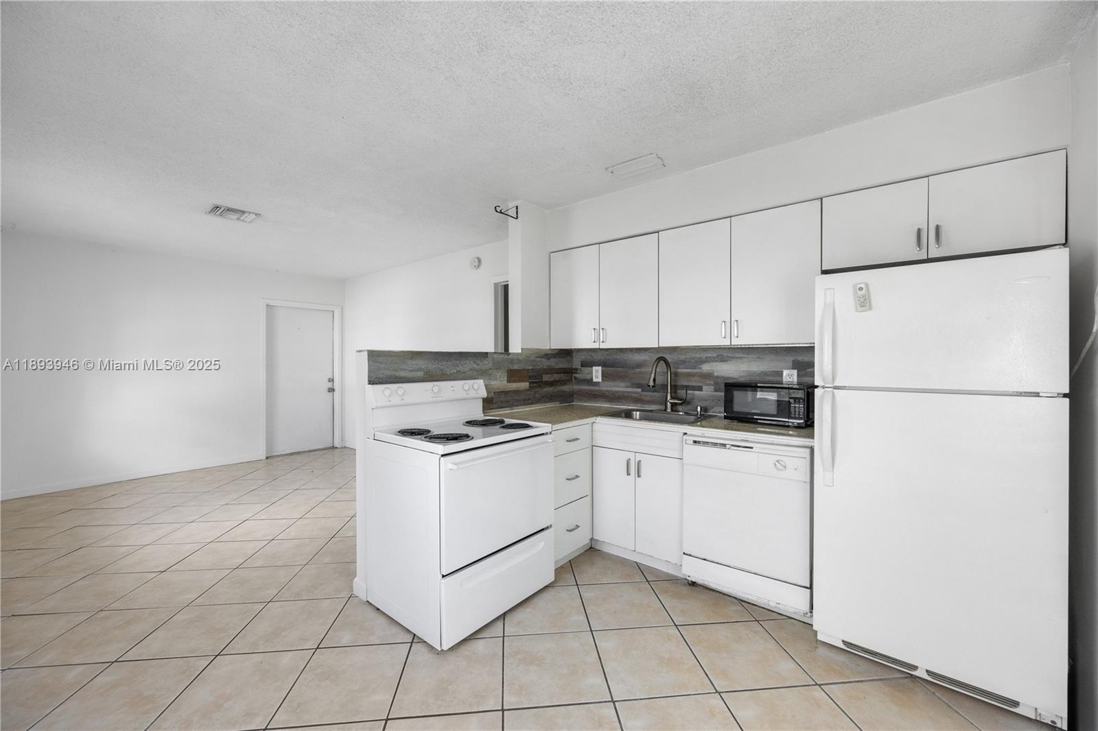 CROISSANT PARK DIXIE CUT- - Residential Lease