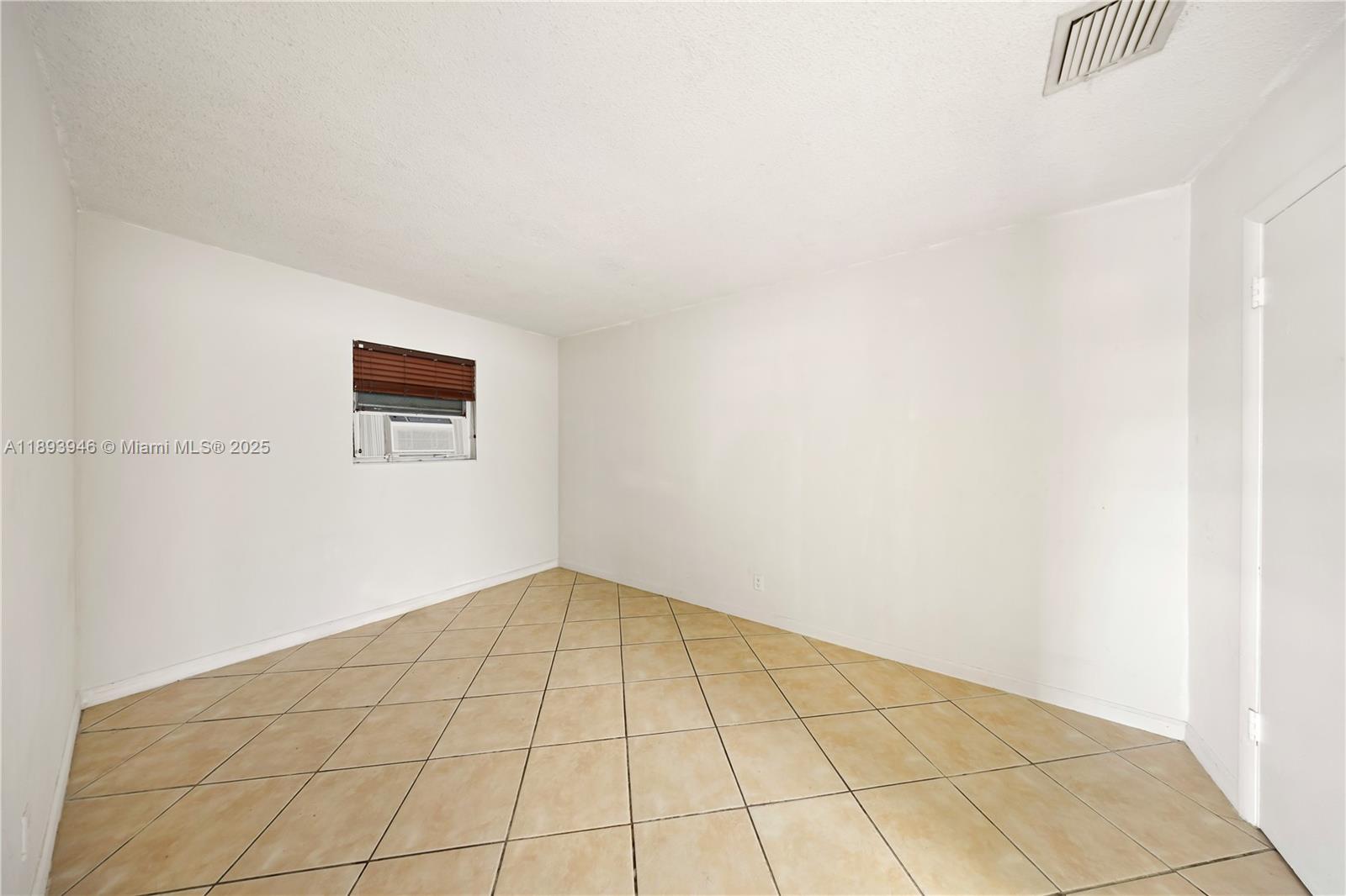 CROISSANT PARK DIXIE CUT- - Residential Lease