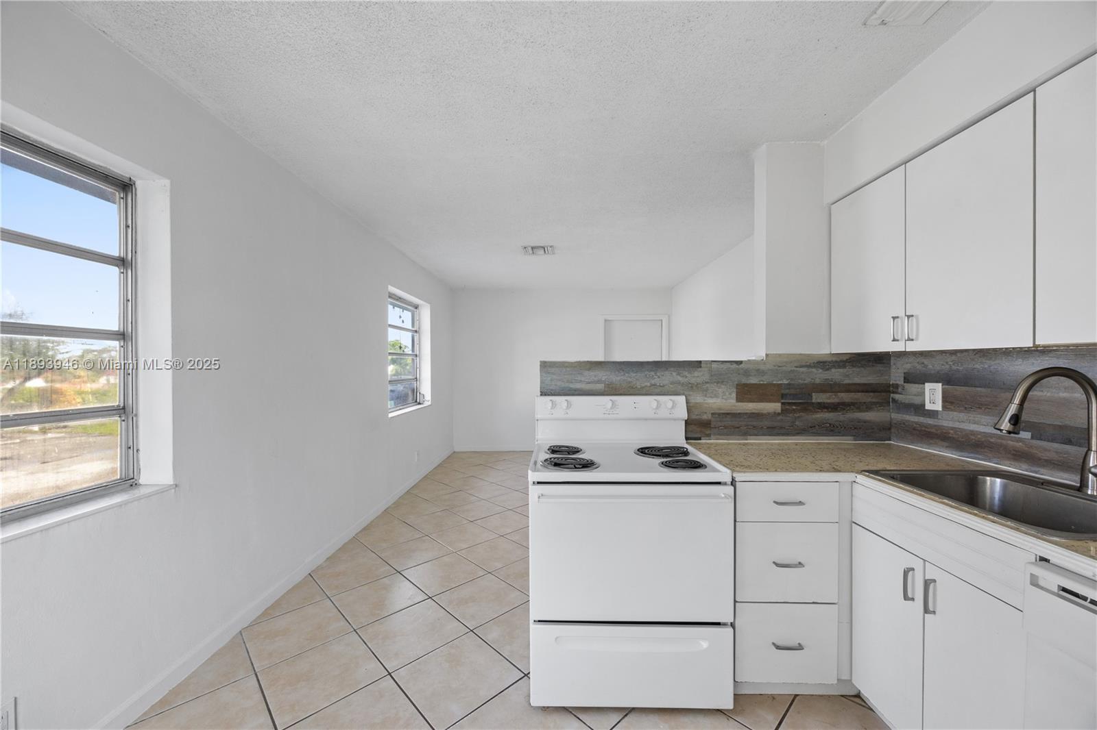 CROISSANT PARK DIXIE CUT- - Residential Lease