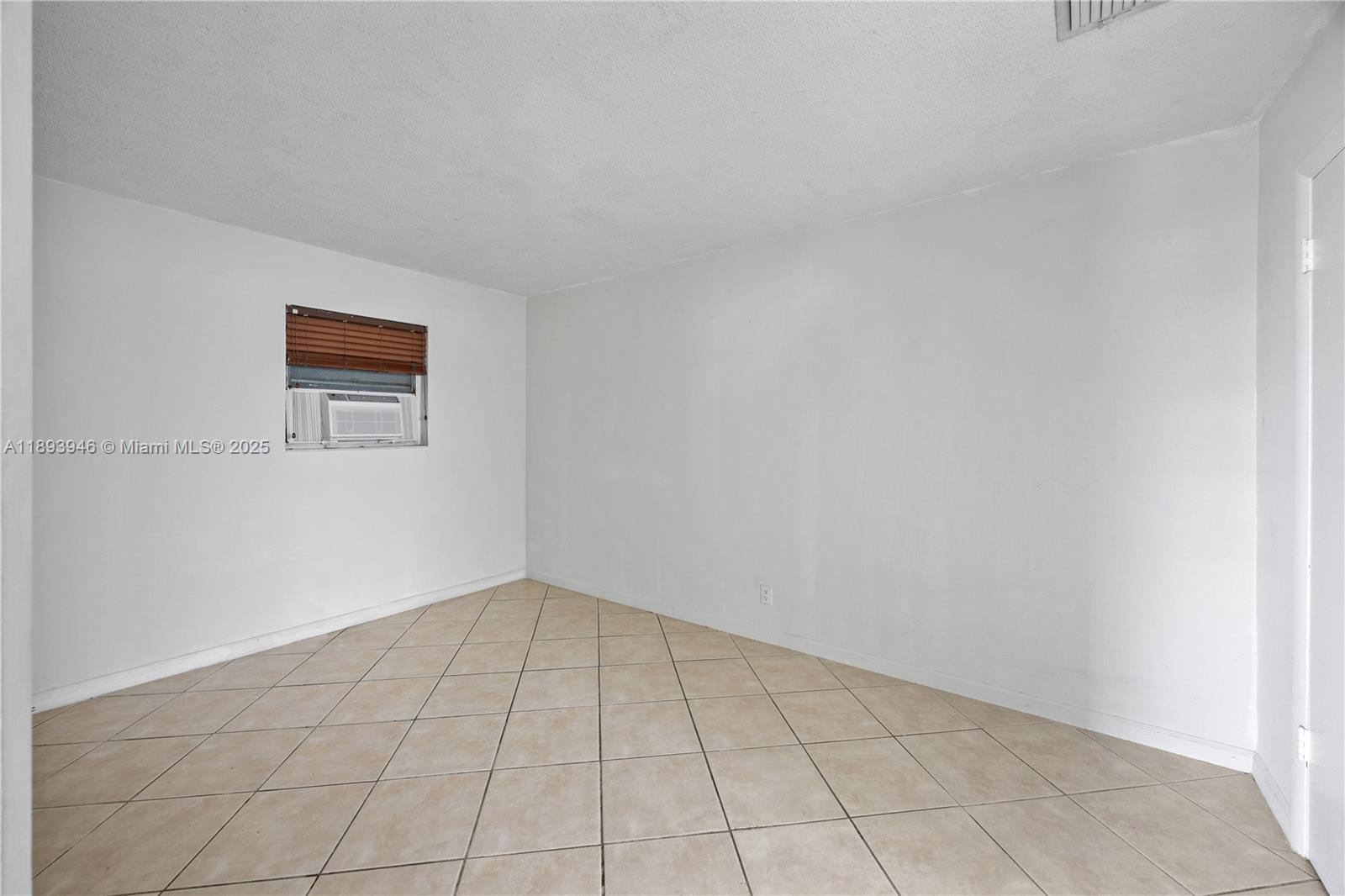 CROISSANT PARK DIXIE CUT- - Residential Lease