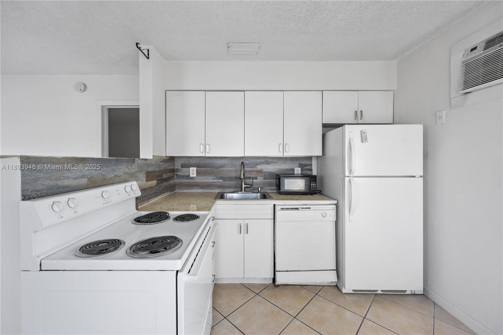 CROISSANT PARK DIXIE CUT- - Residential Lease