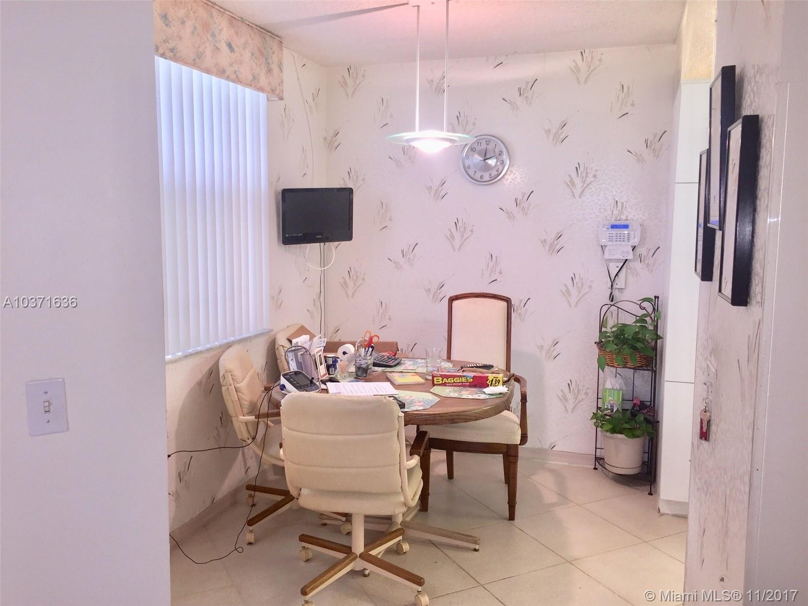 SUNRISE LAKES 195 CONDO - Residential