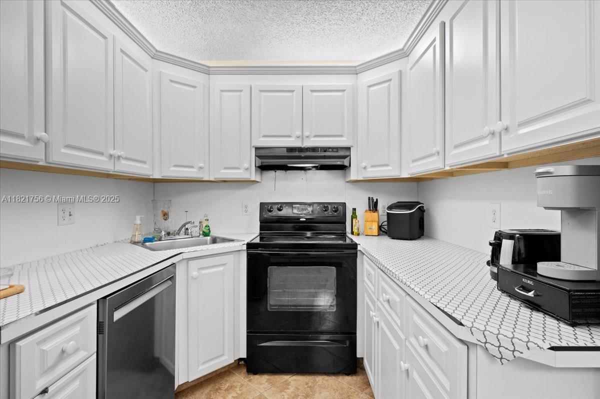 PALM CLUB VILLAGE I CONDO - Residential Lease