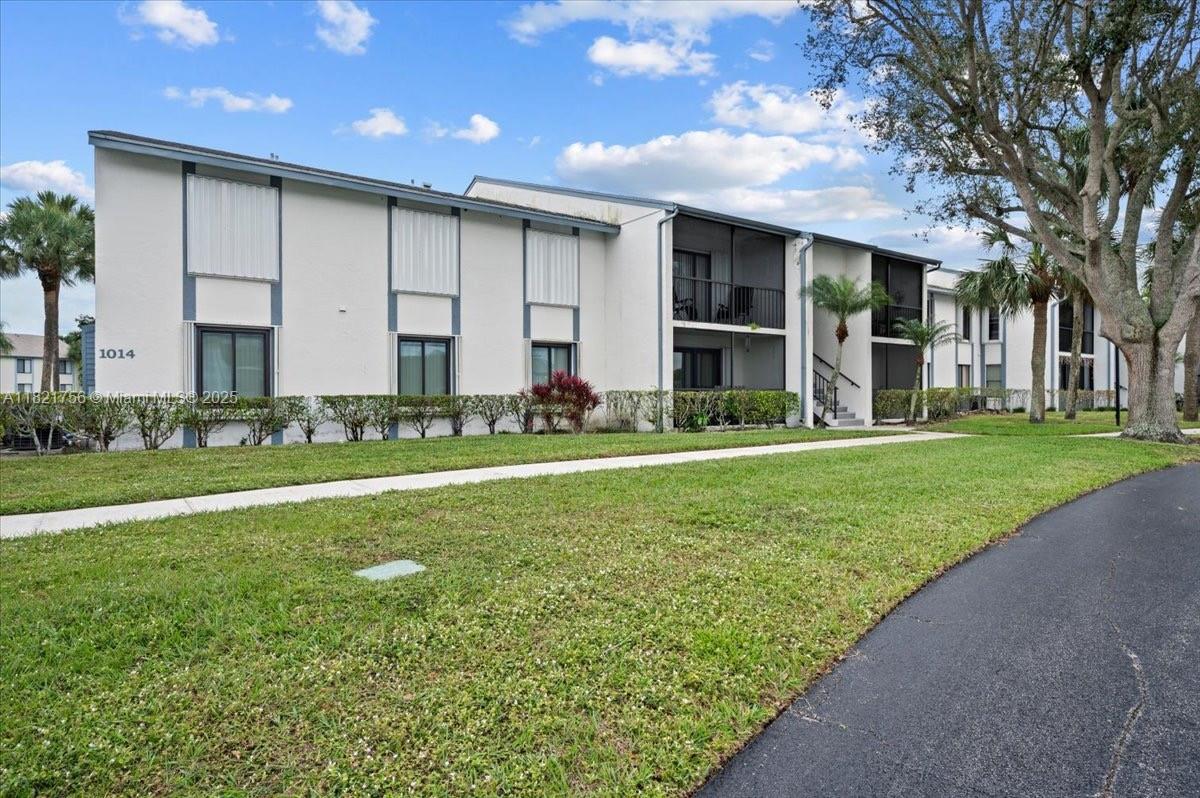 PALM CLUB VILLAGE I CONDO - Residential Lease