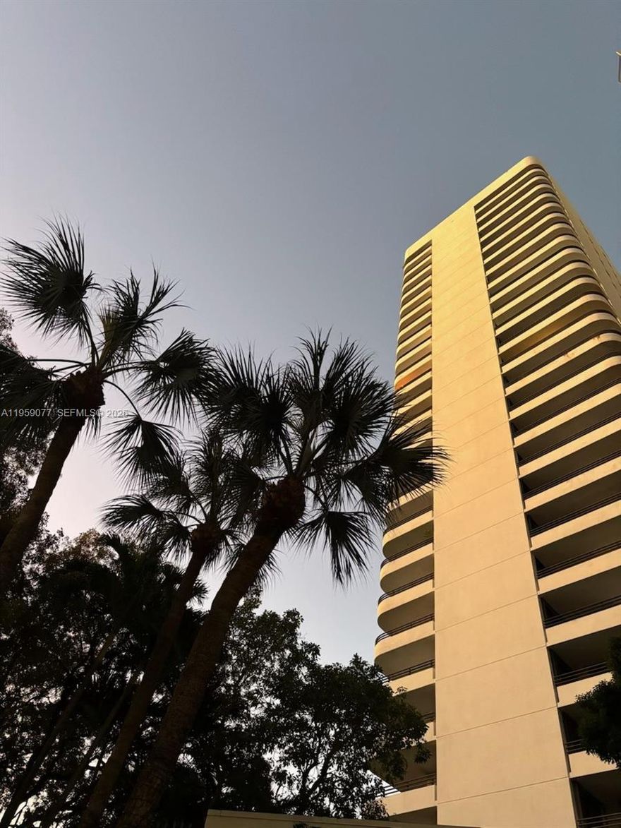 Don’t miss this opportunity to live in this sublime vista apartment. Very desirable location. Near high end restaurants and stores. Just minutes from Brickell City Center, metro mover and much more. SE corner unit with jaw-dropping panorama of Miami water and city. Unit has 2 large private balconies Building is equipped with fabulous amenities: pools, jacuzzis, sauna, gym, fitness classes 6 times/week, club house, billiards, 2 business centers & 3 conference rooms, sundeck, movie theater. This niche building only 2 units per floor. Washer and dryer in unit.