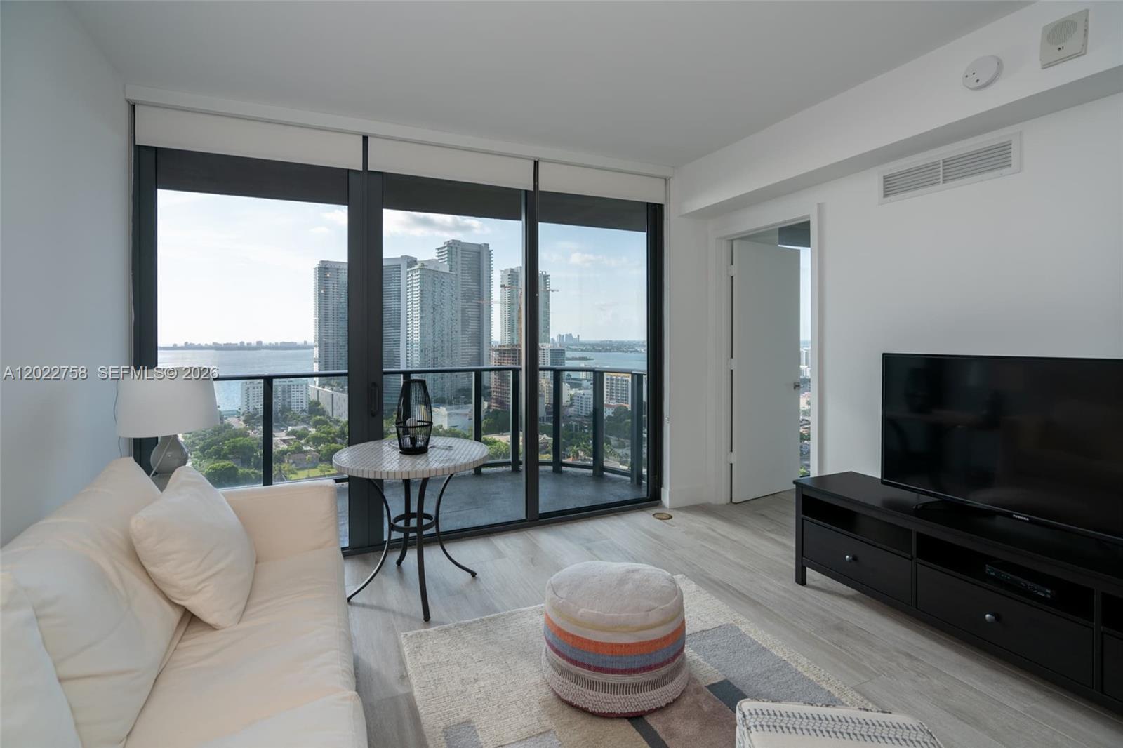 121 NE 34th St 2505